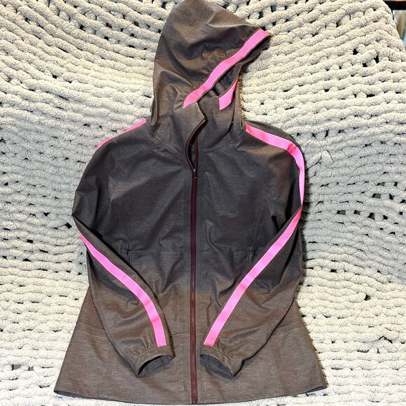 Lululemon The Drizz Lightweight Rain Jacket in Black Cherry Size 4 - Picture 1 of 16